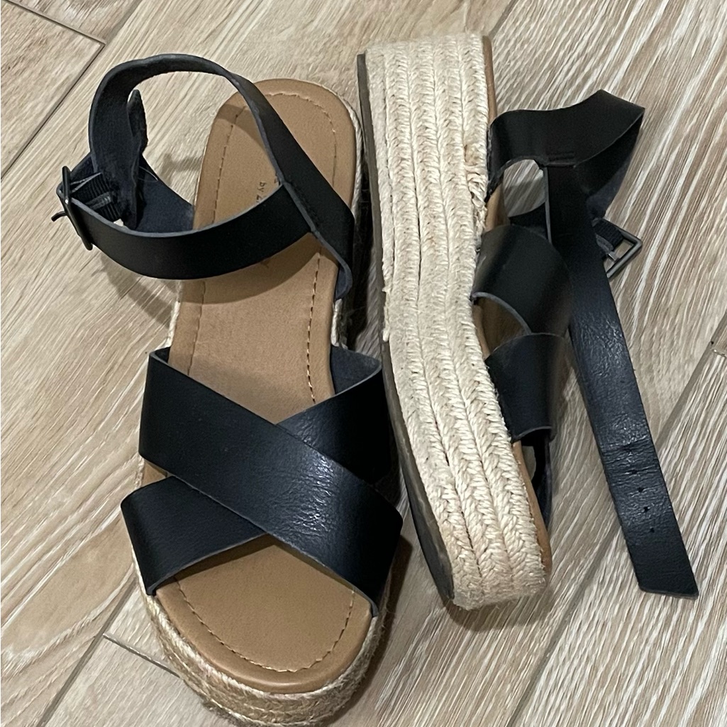 Black Platform Espadrilles!